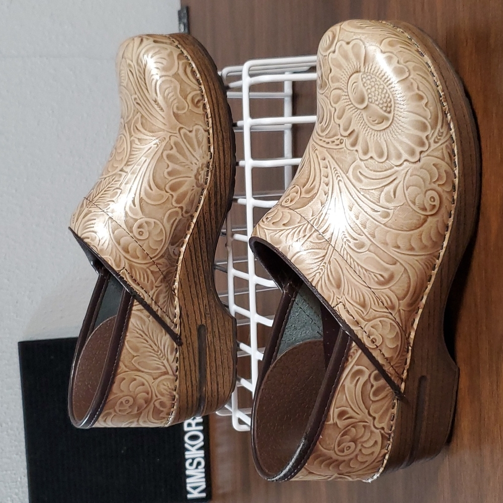 Dansko Clogs Womens 40 US 10 Yellow Tan Leather Tooled Floral Shoes 806167878